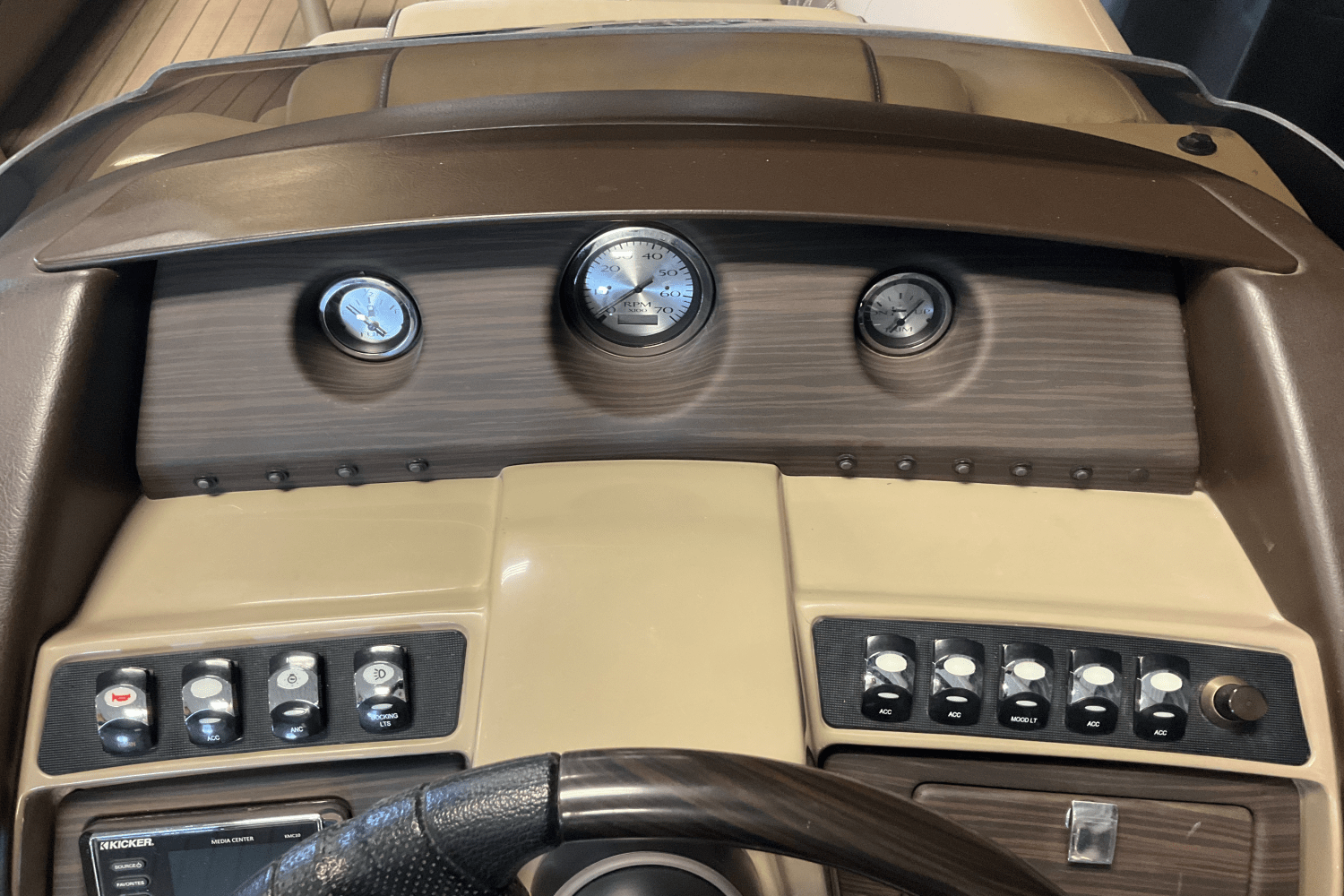 2019 Bennington 25GCW Image Thumbnail #52