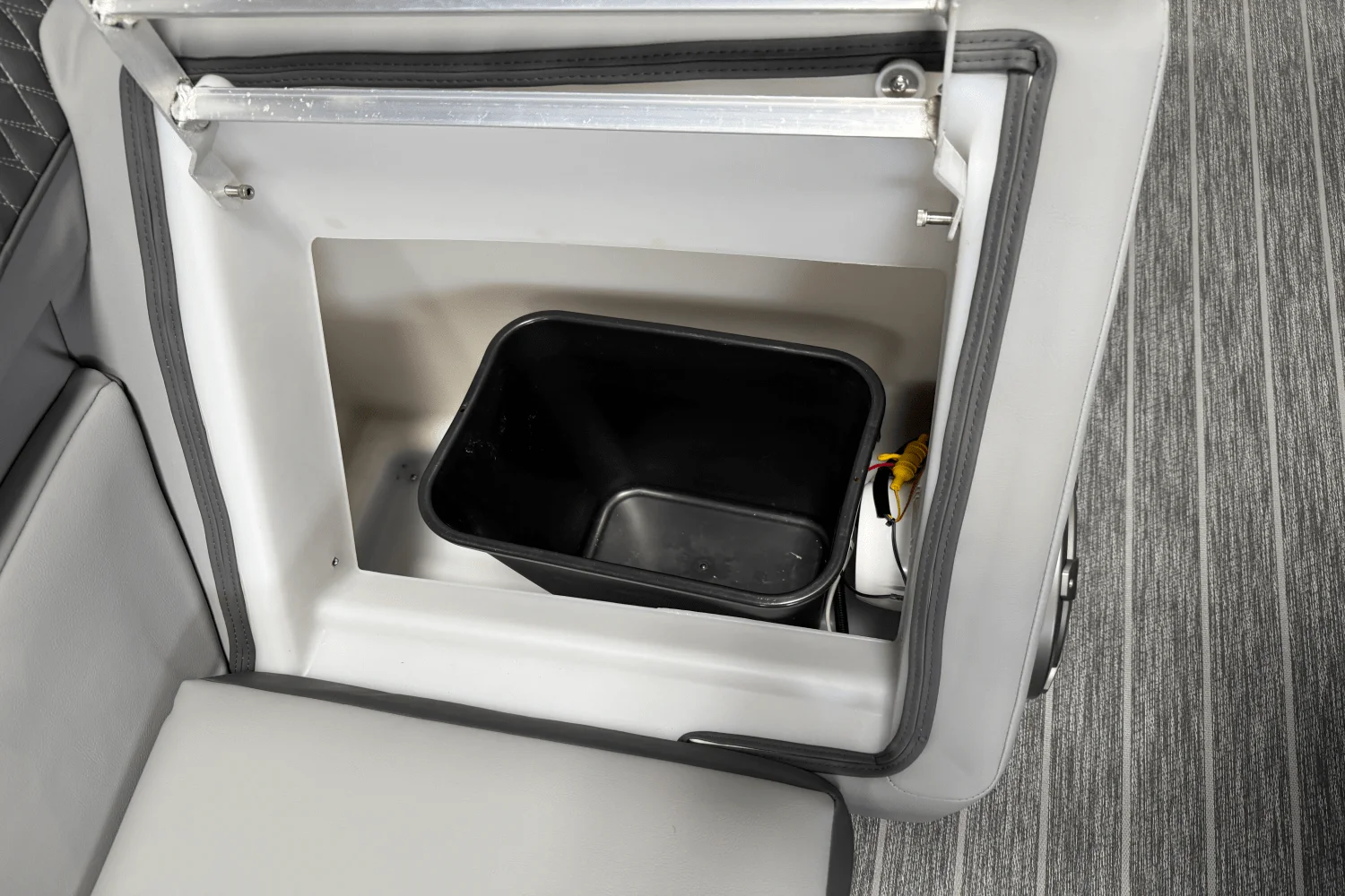 2026 Premier 230SOLARIS Image Thumbnail #34