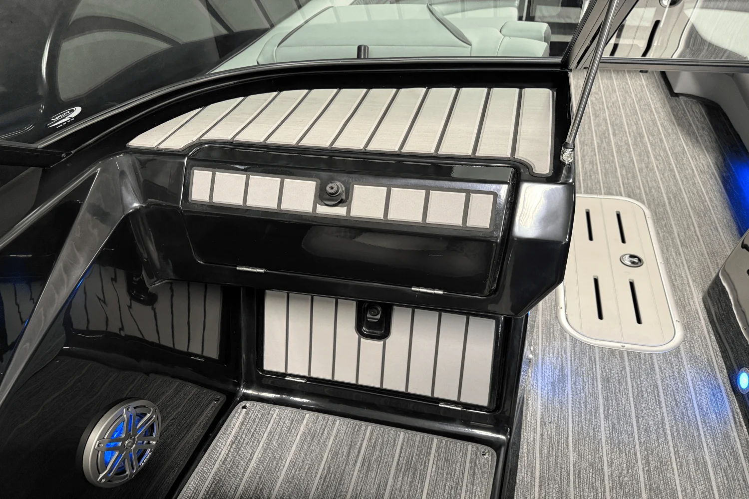 2026 Premier 230SOLARIS Image Thumbnail #50