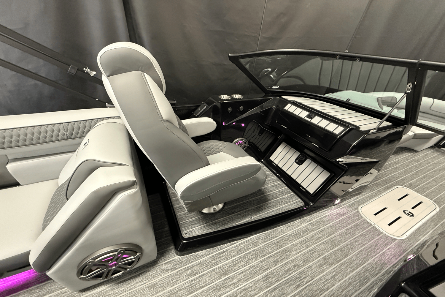 2026 Premier 230SOLARIS Image Thumbnail #43