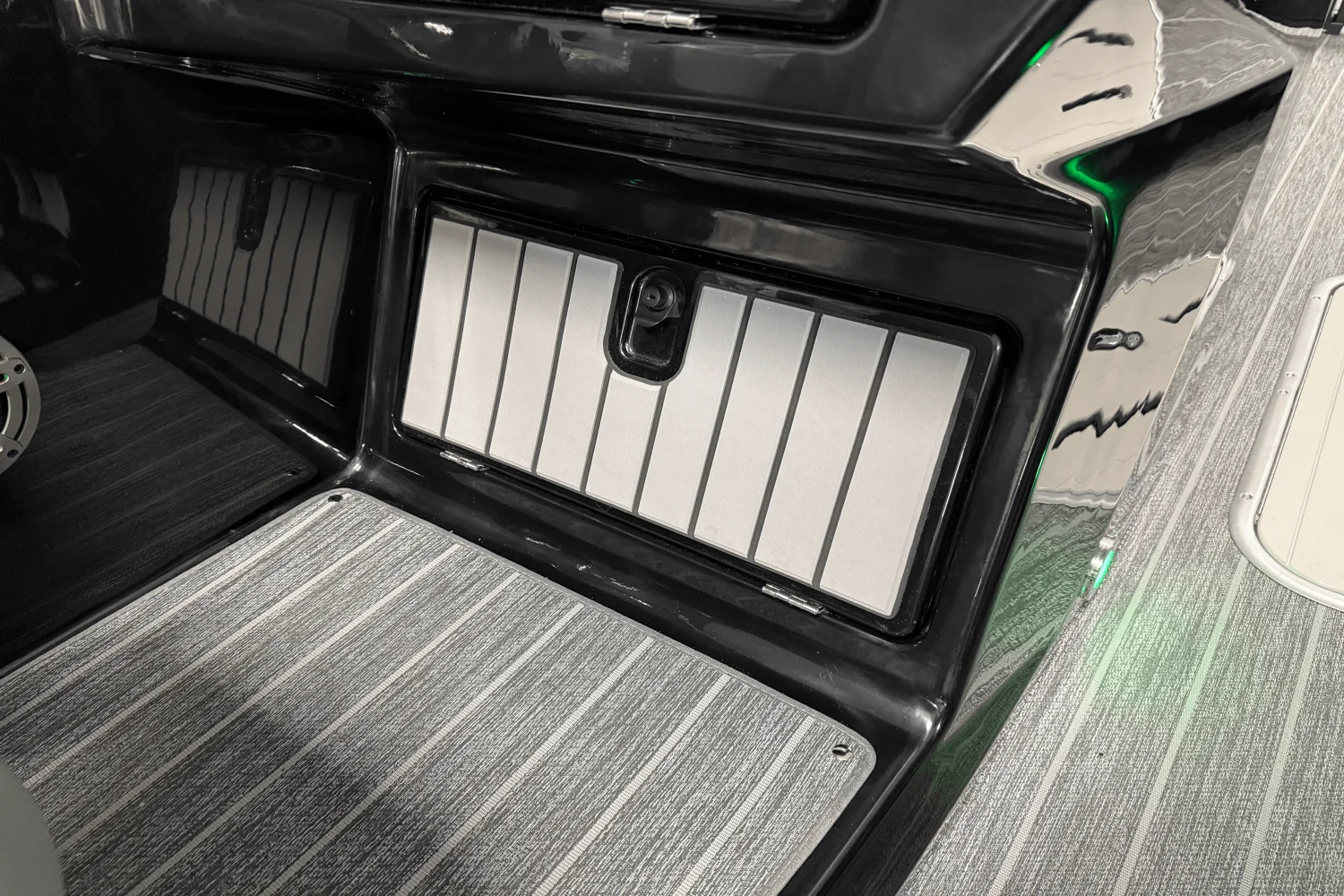 2026 Premier 230SOLARIS Image Thumbnail #52