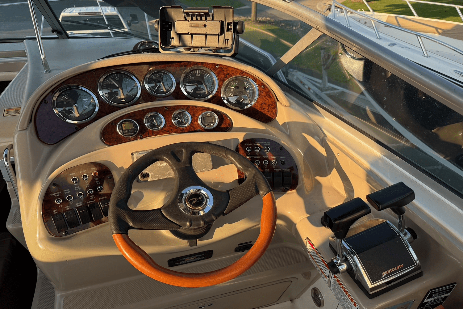 2003 Sea Ray 280 SUNDANCER Image Thumbnail #6