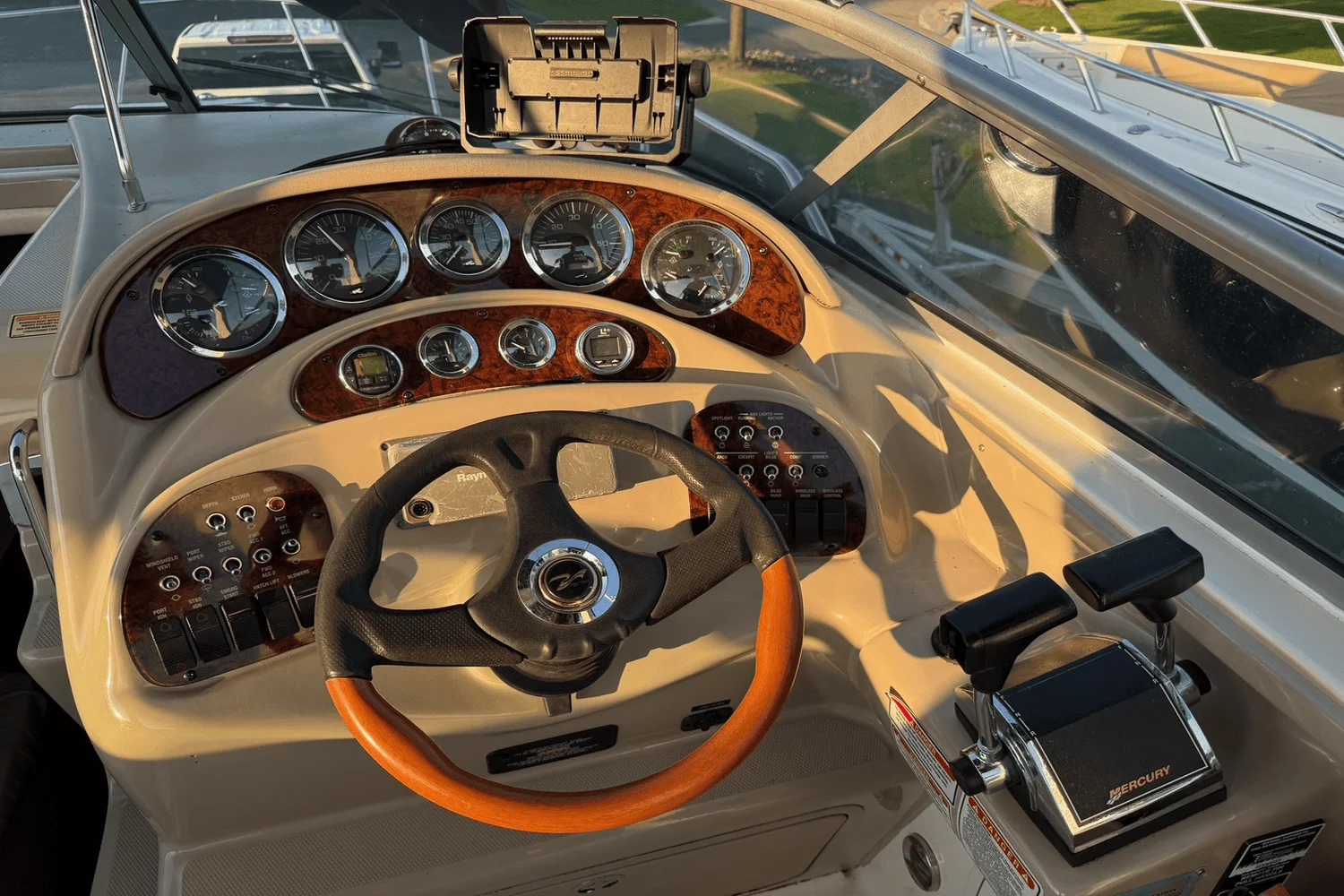 2003 Sea Ray 280 SUNDANCER Image Thumbnail #6