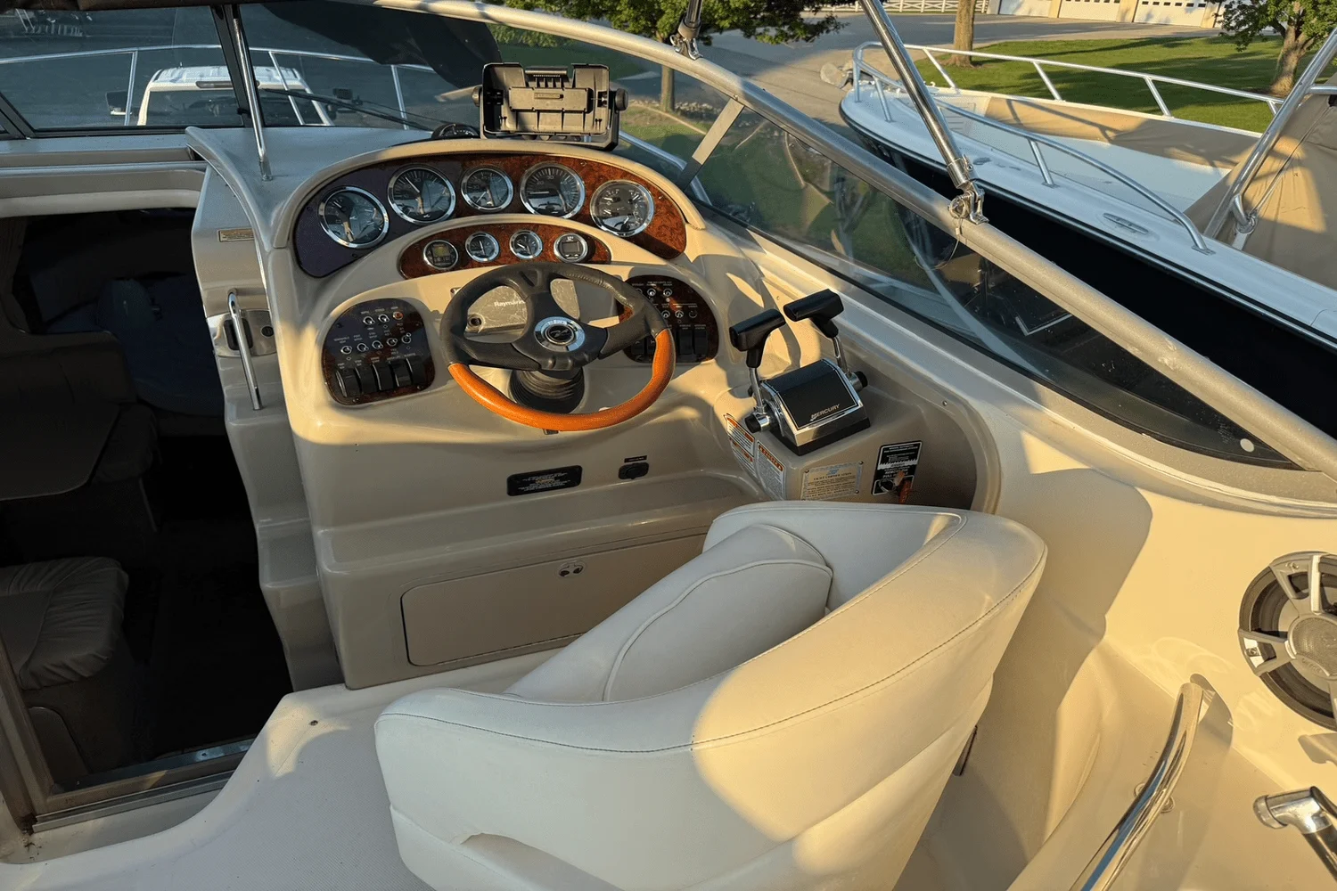 2003 Sea Ray 280 SUNDANCER Image Thumbnail #5