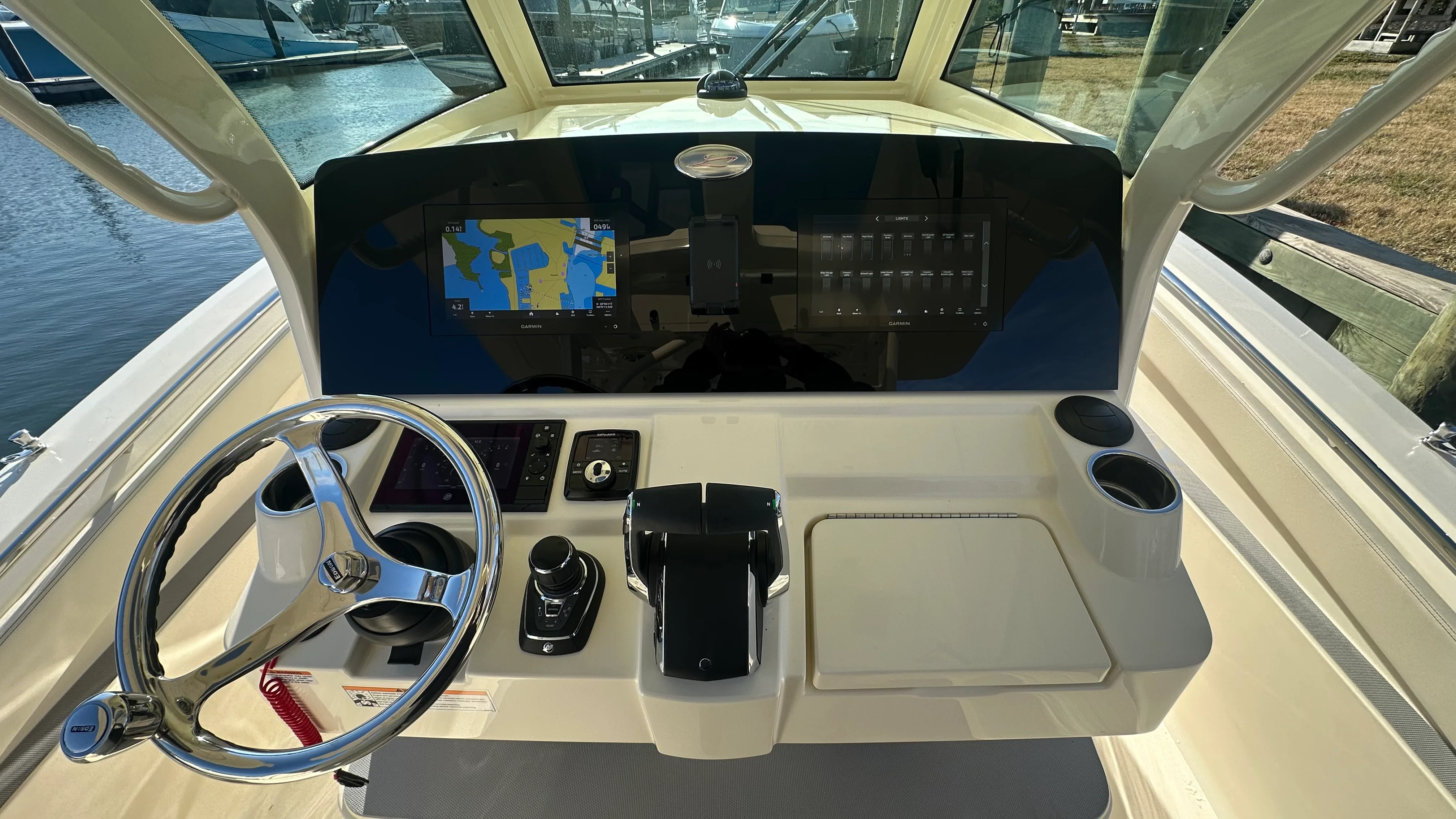 2026 Scout 330 LXF Image Thumbnail #27