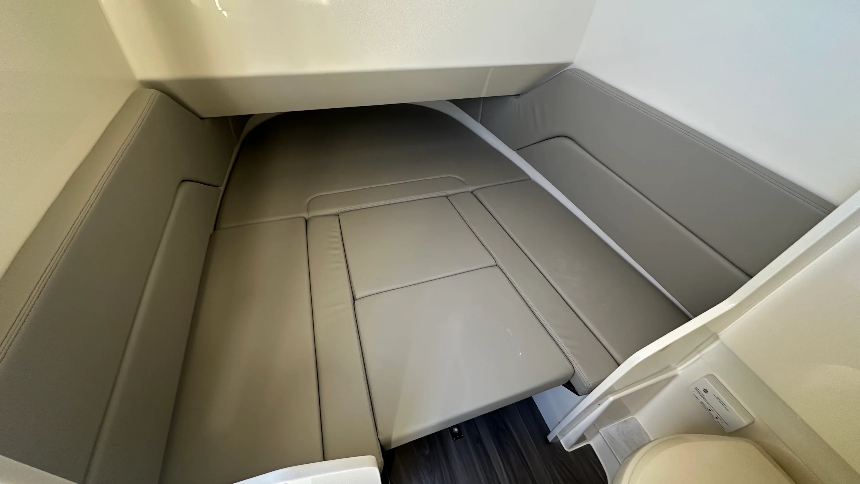 2026 Scout 330 LXF Image Thumbnail #33