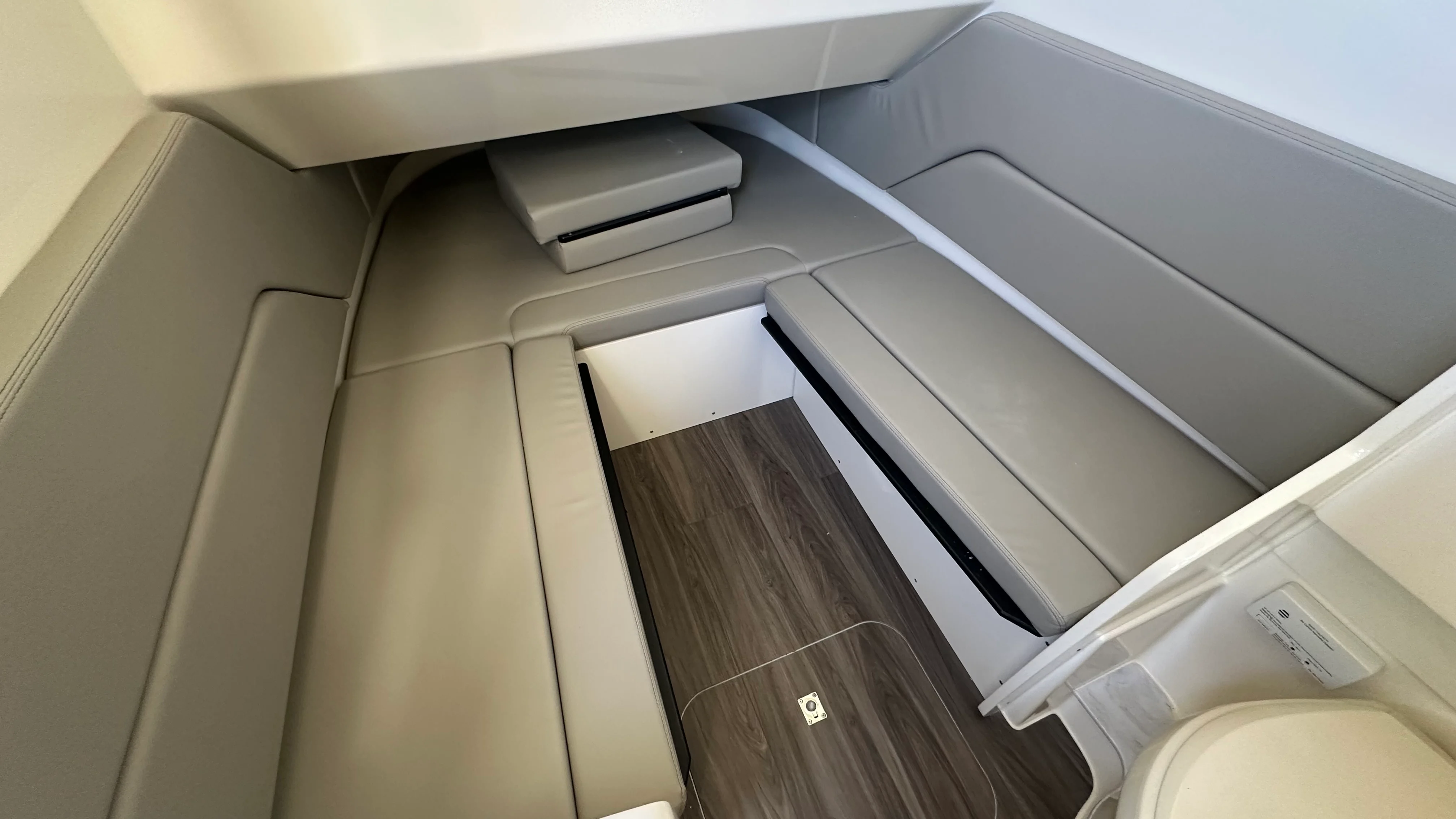 2026 Scout 330 LXF Image Thumbnail #32