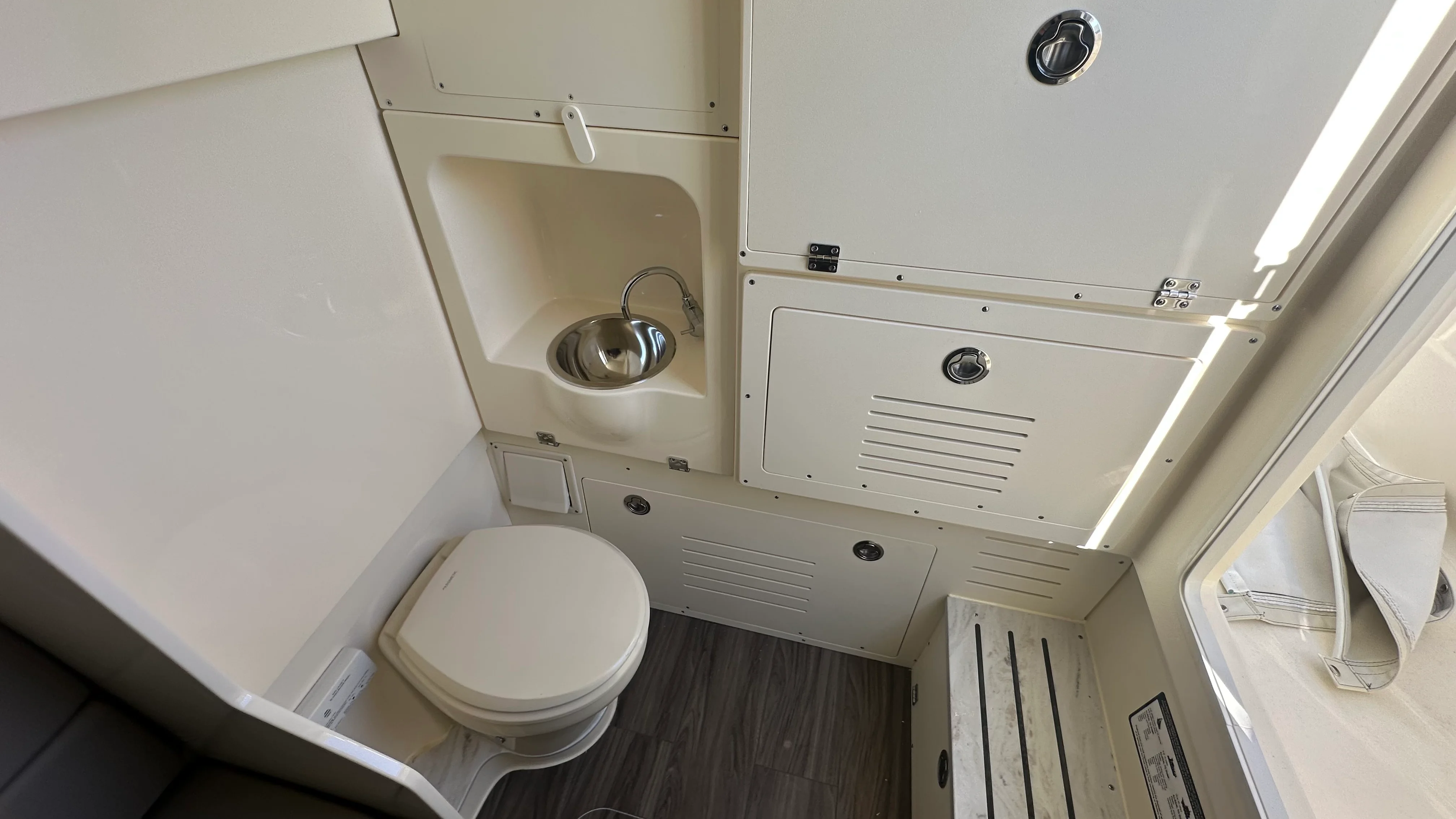 2026 Scout 330 LXF Image Thumbnail #34