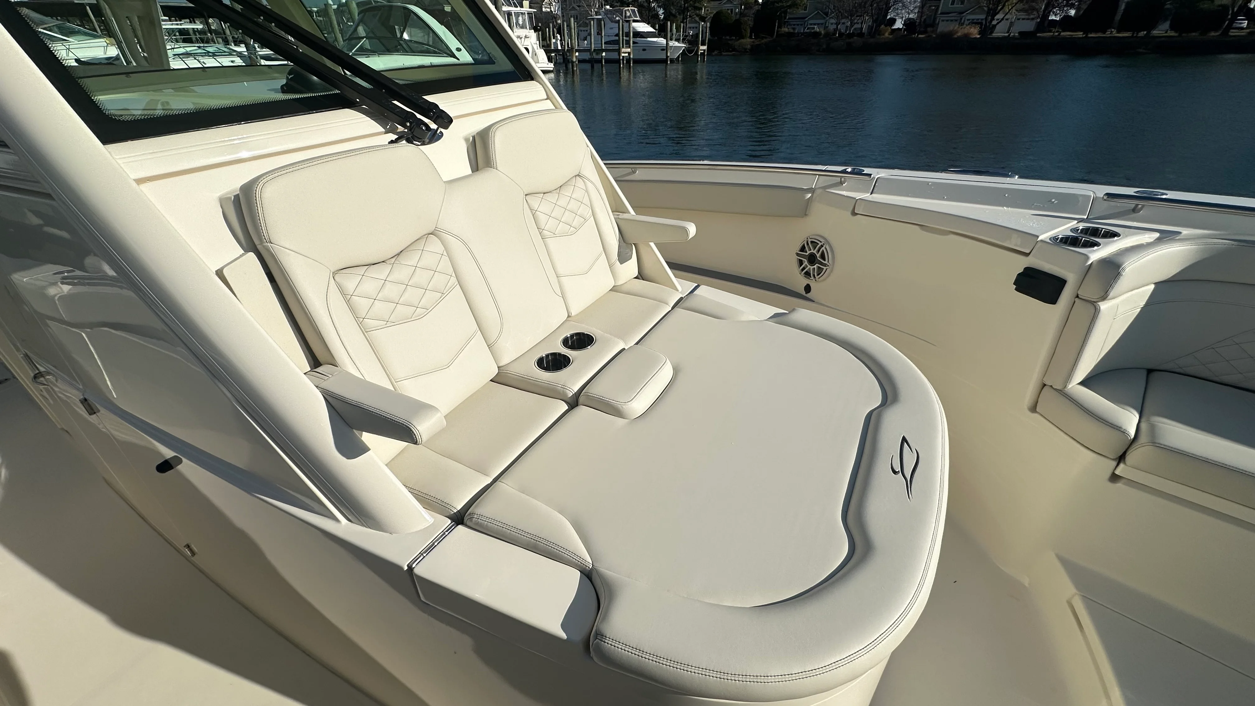 2026 Scout 330 LXF Image Thumbnail #41