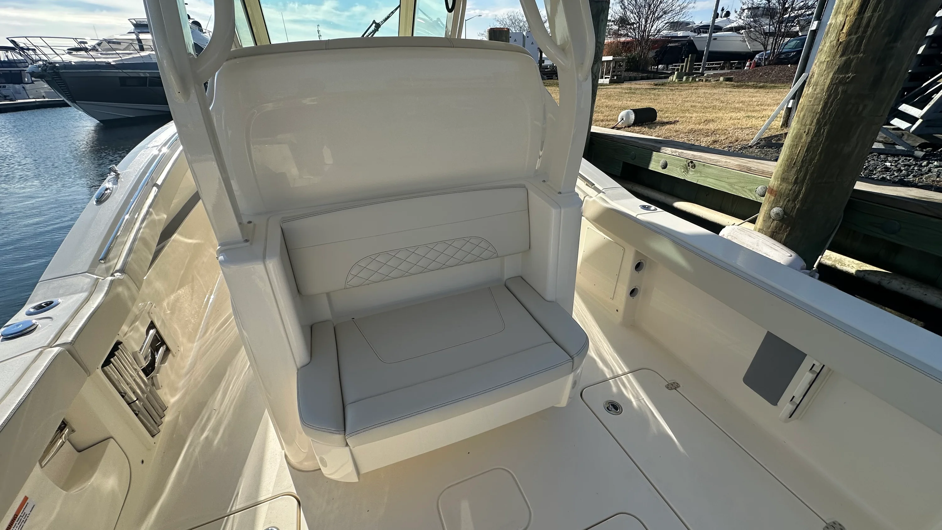 2026 Scout 330 LXF Image Thumbnail #17