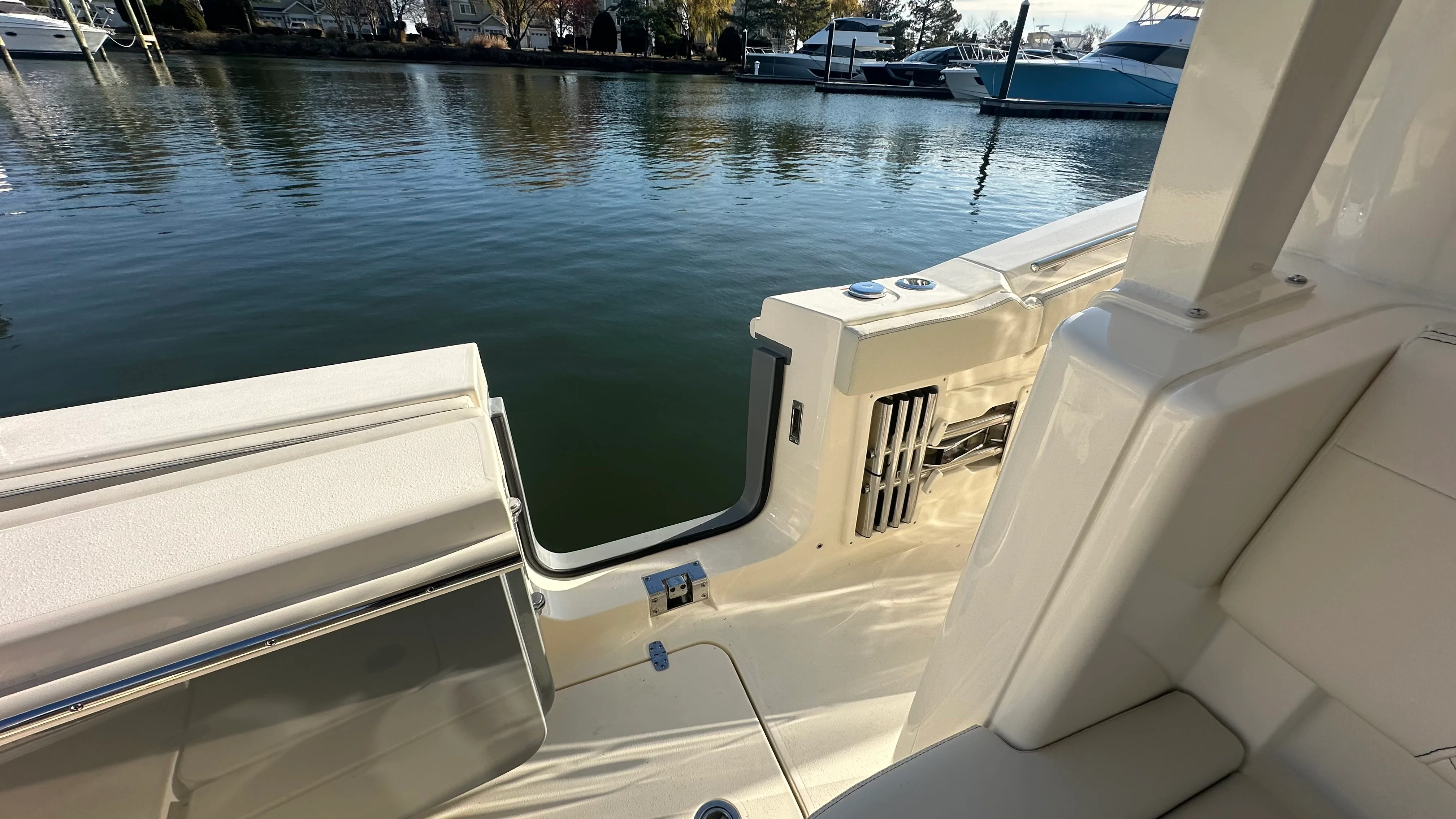 2026 Scout 330 LXF Image Thumbnail #14