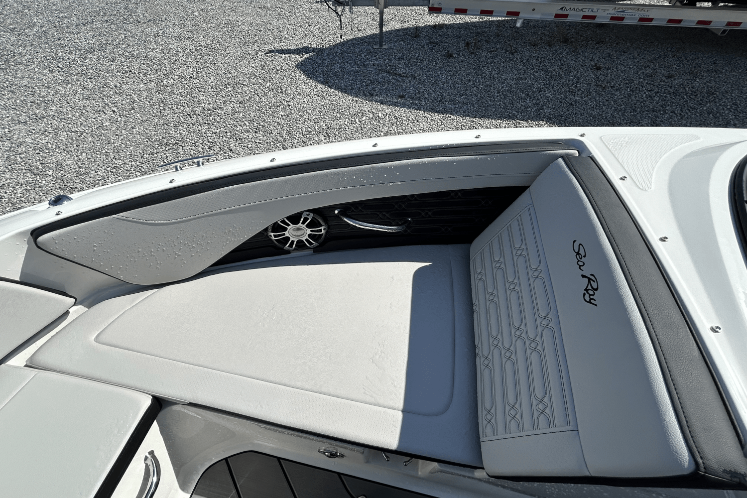 2025 Sea Ray SPX 190 Outboard Image Thumbnail #19