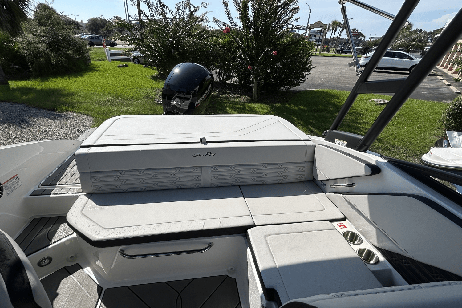 2025 Sea Ray SPX 190 Outboard Image Thumbnail #10