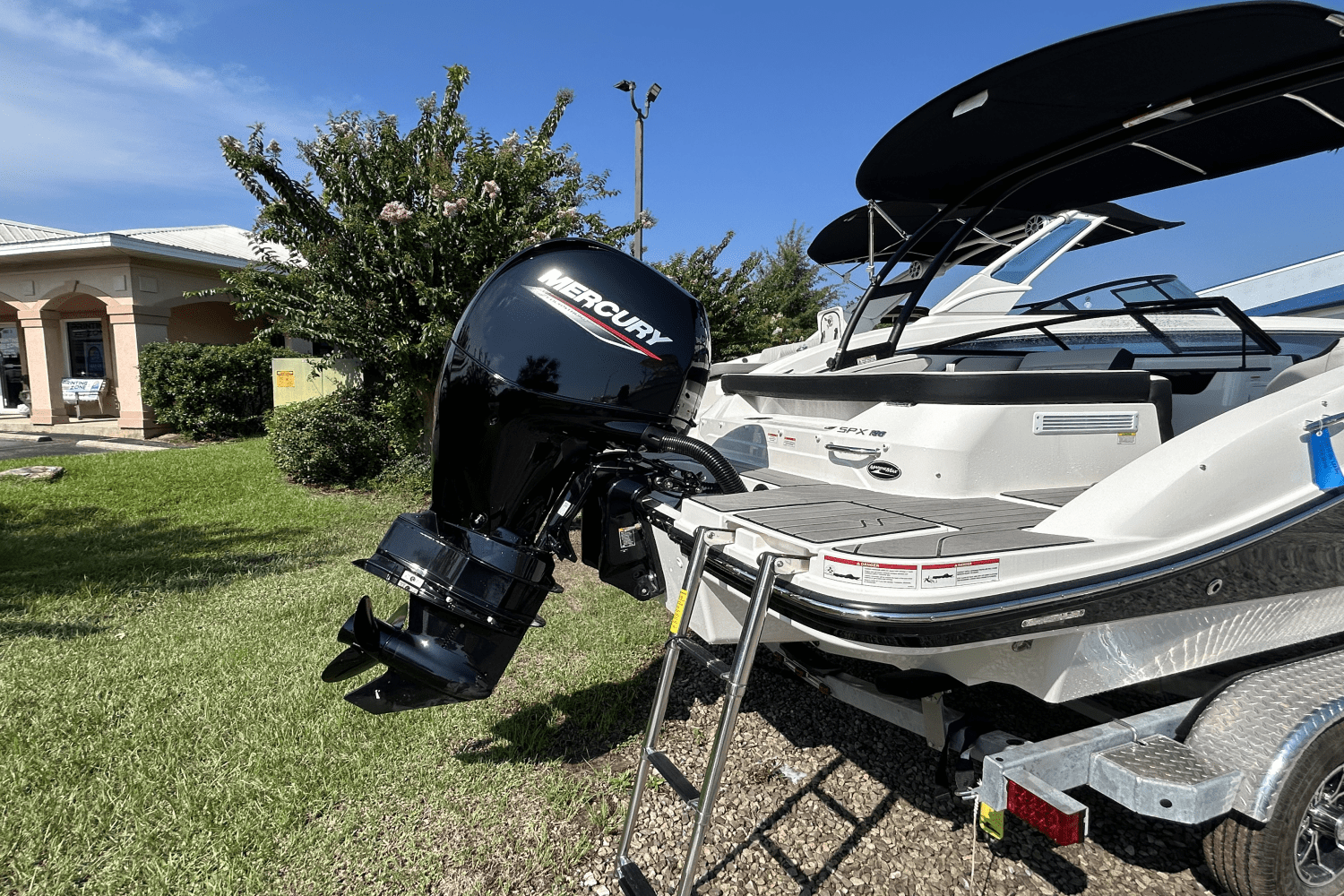 2025 Sea Ray SPX 190 Outboard Image Thumbnail #5