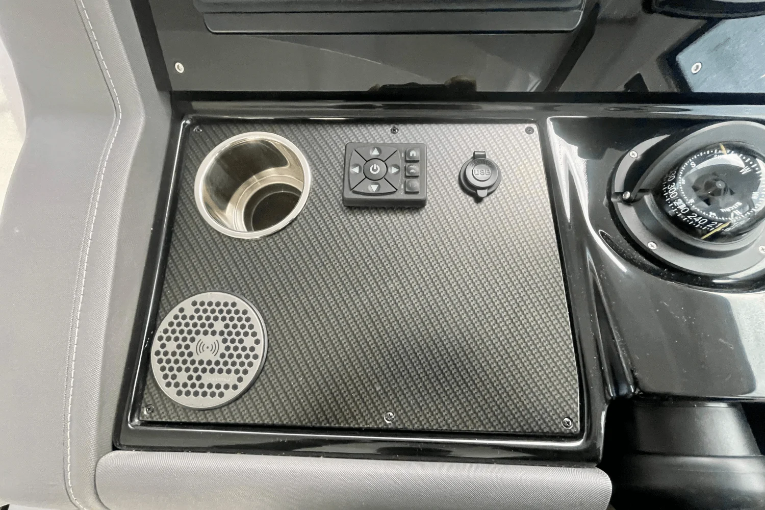 2023 Cruisers Yachts 46 CANTIUS Image Thumbnail #11