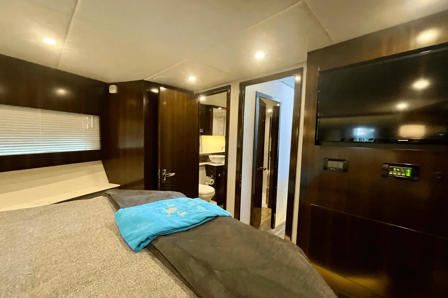 2023 Cruisers Yachts 46 CANTIUS Image Thumbnail #22