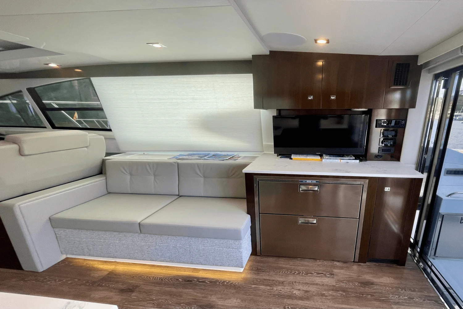 2023 Cruisers Yachts 46 CANTIUS Image Thumbnail #16