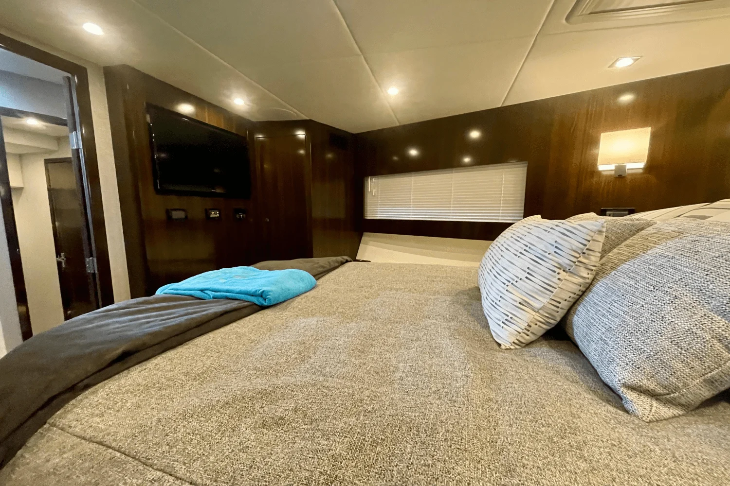 2023 Cruisers Yachts 46 CANTIUS Image Thumbnail #24