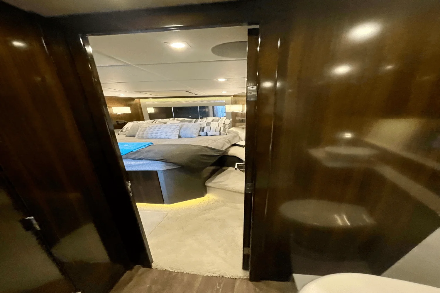 2023 Cruisers Yachts 46 CANTIUS Image Thumbnail #25