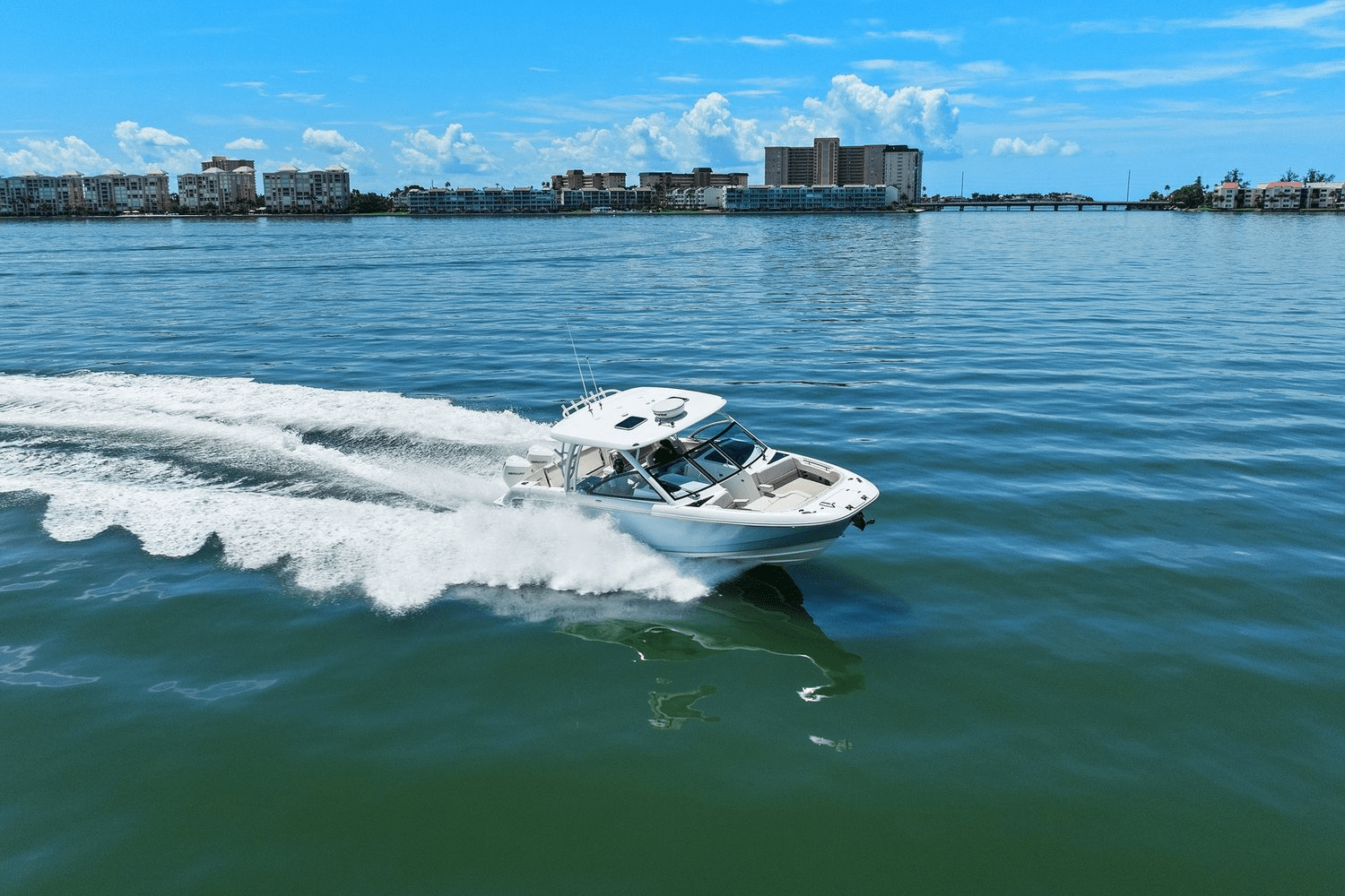 2020 Boston Whaler 320 VANTAGE Image Thumbnail #10