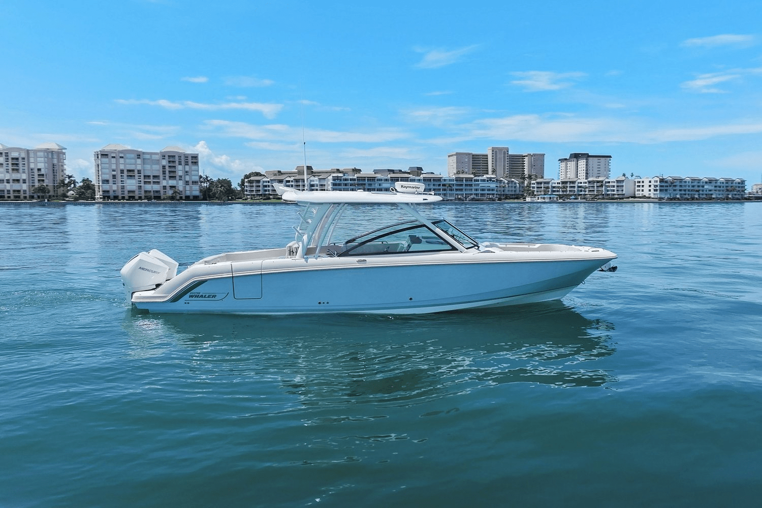2020 Boston Whaler 320 VANTAGE Image Thumbnail #2