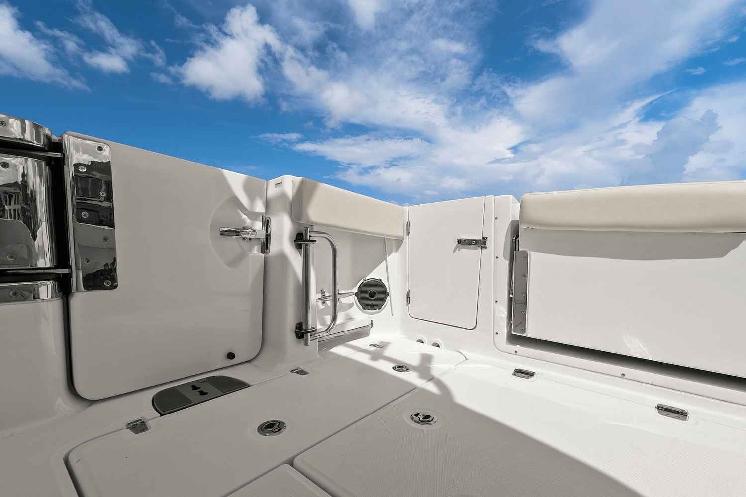 2020 Boston Whaler 320 VANTAGE Image Thumbnail #35