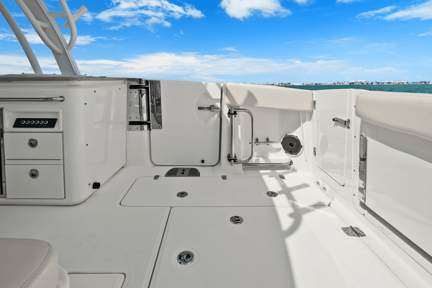 2020 Boston Whaler 320 VANTAGE Image Thumbnail #37