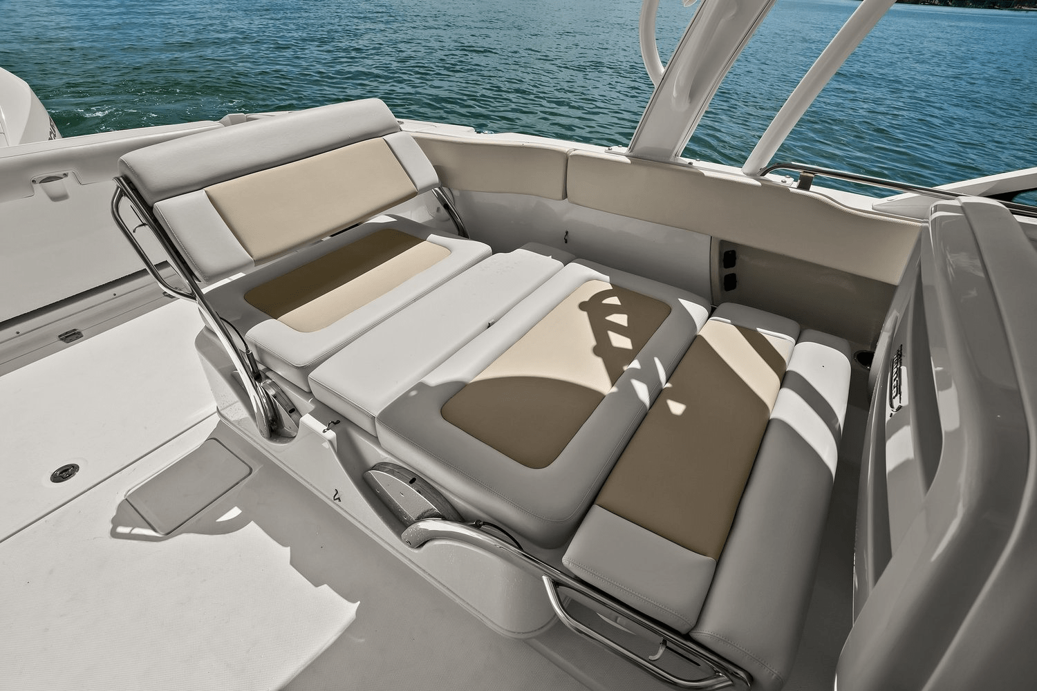2020 Boston Whaler 320 VANTAGE Image Thumbnail #46
