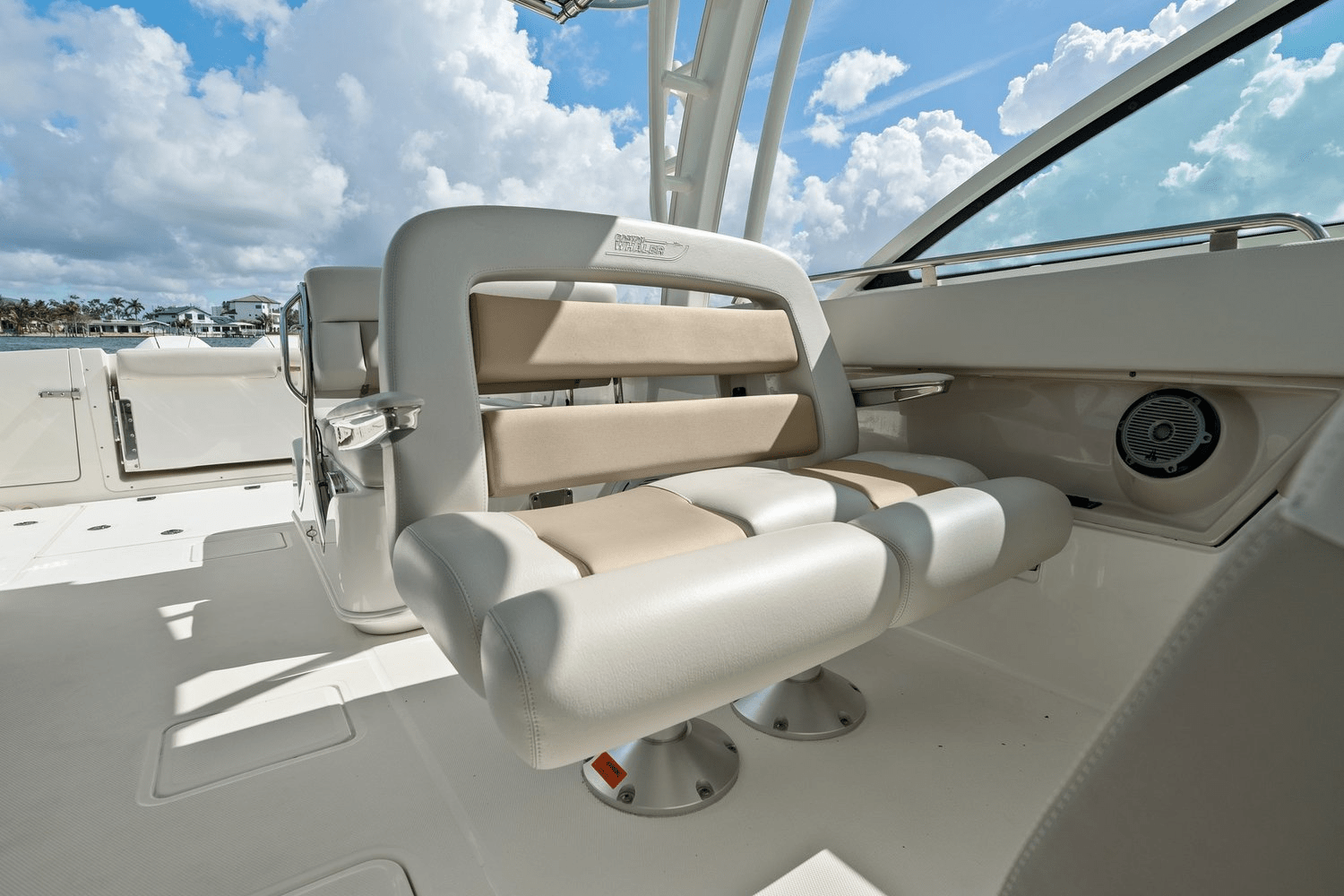2020 Boston Whaler 320 VANTAGE Image Thumbnail #22
