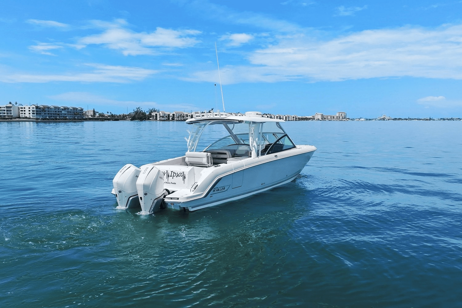 2020 Boston Whaler 320 VANTAGE Image Thumbnail #1
