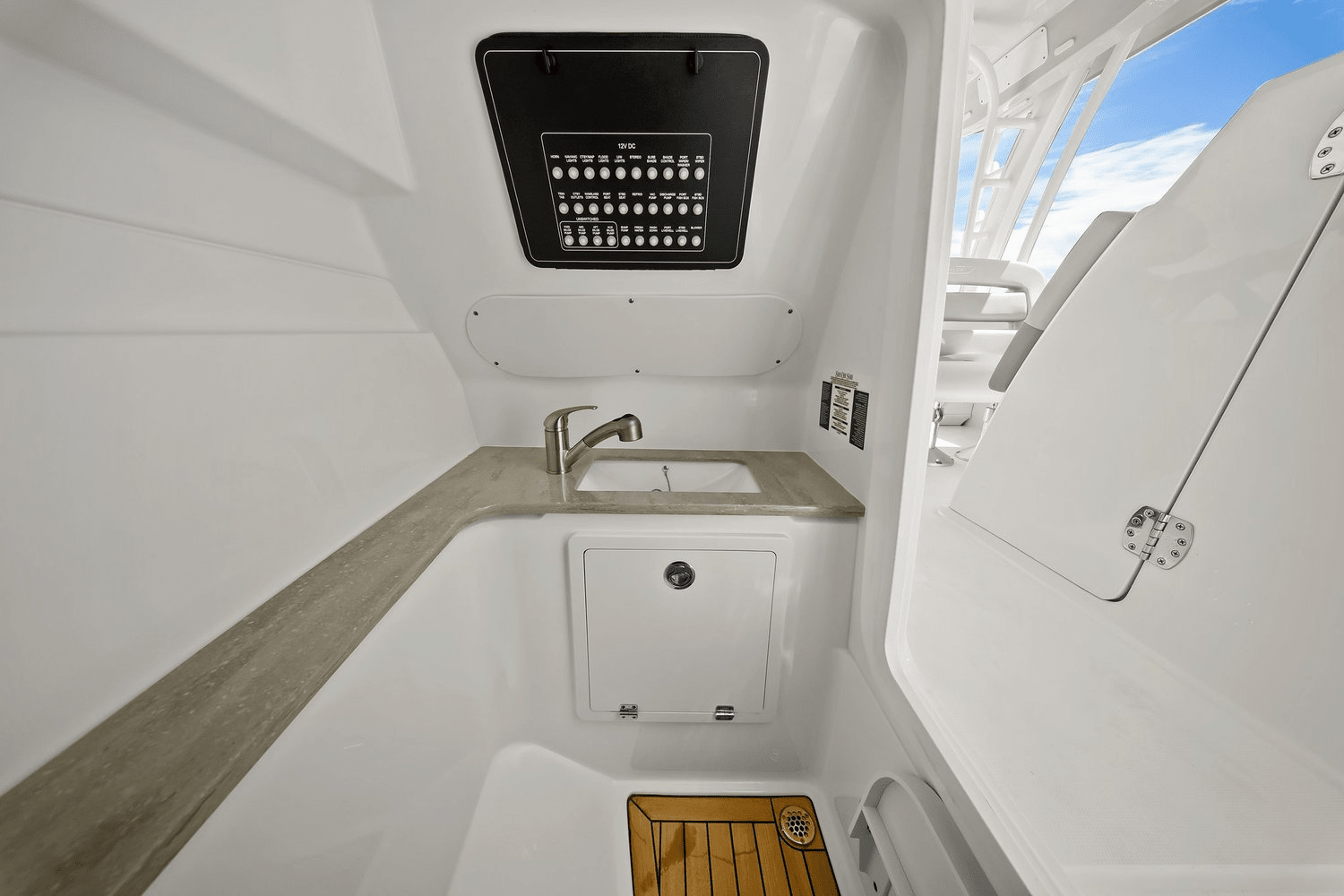 2020 Boston Whaler 320 VANTAGE Image Thumbnail #48
