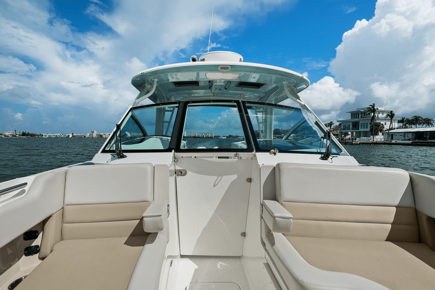 2020 Boston Whaler 320 VANTAGE Image Thumbnail #27