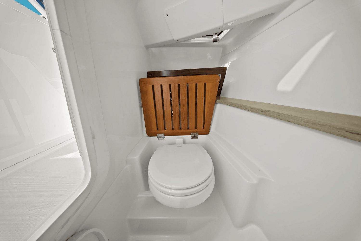 2020 Boston Whaler 320 VANTAGE Image Thumbnail #47