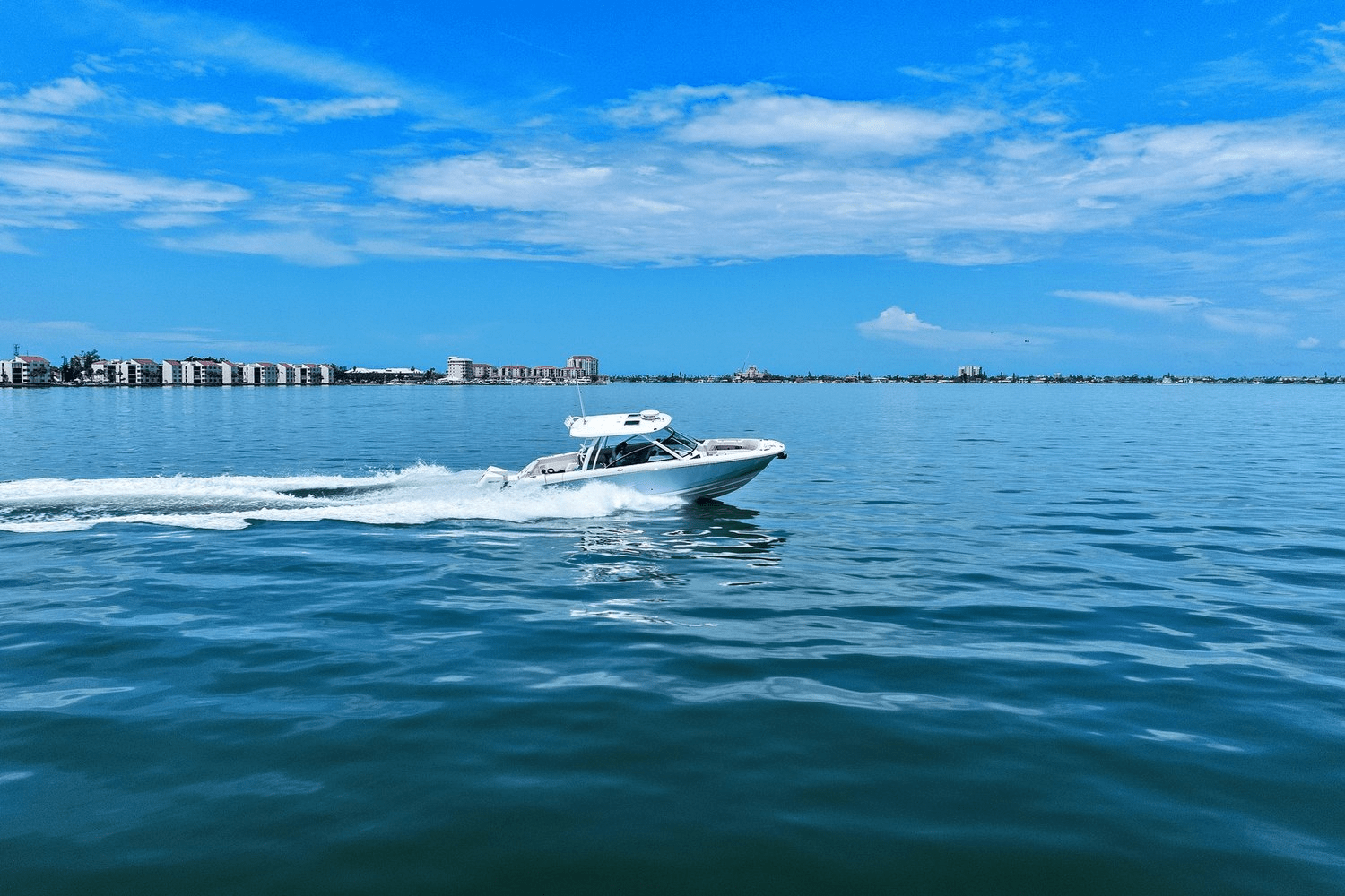 2020 Boston Whaler 320 VANTAGE Image Thumbnail #8