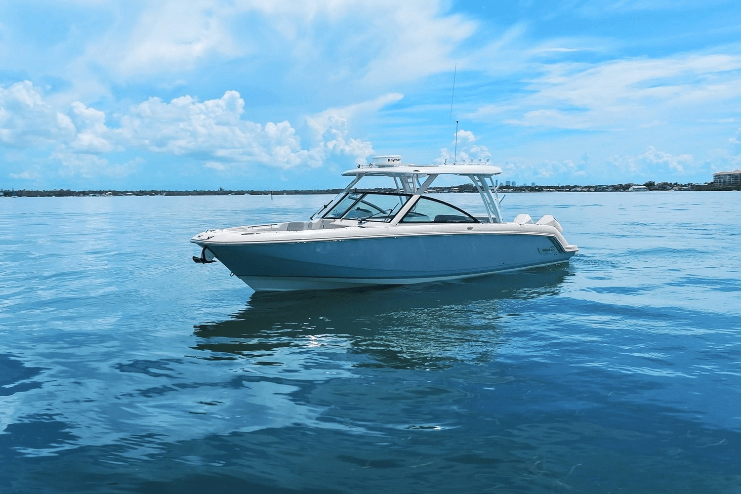 2020 Boston Whaler 320 VANTAGE Image Thumbnail #3