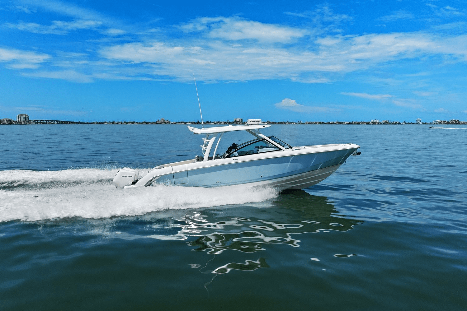 2020 Boston Whaler 320 VANTAGE Image Thumbnail #11