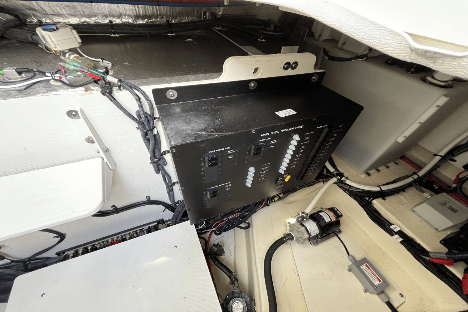 2024 Sea Ray 370 SUNDANCER OUTBOARD Image Thumbnail #51