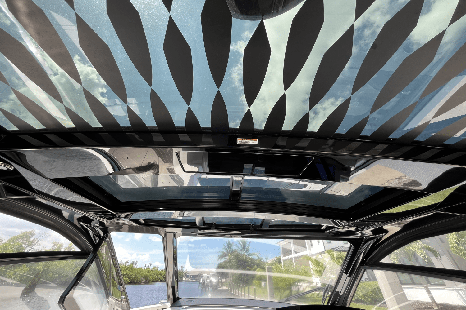2024 Sea Ray 370 SUNDANCER OUTBOARD Image Thumbnail #22