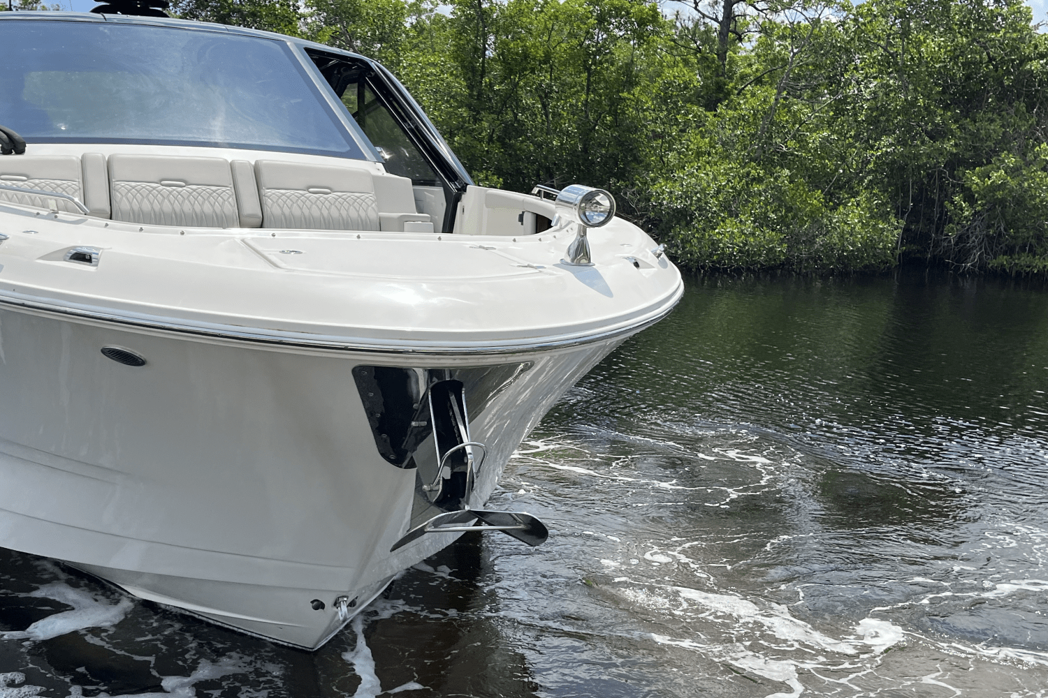 2024 Sea Ray 370 SUNDANCER OUTBOARD Image Thumbnail #10