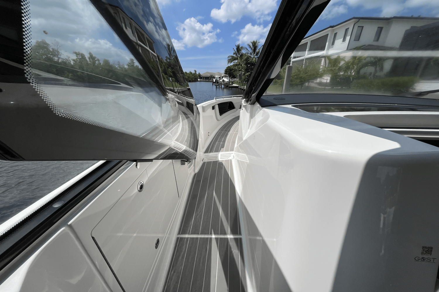 2024 Sea Ray 370 SUNDANCER OUTBOARD Image Thumbnail #25