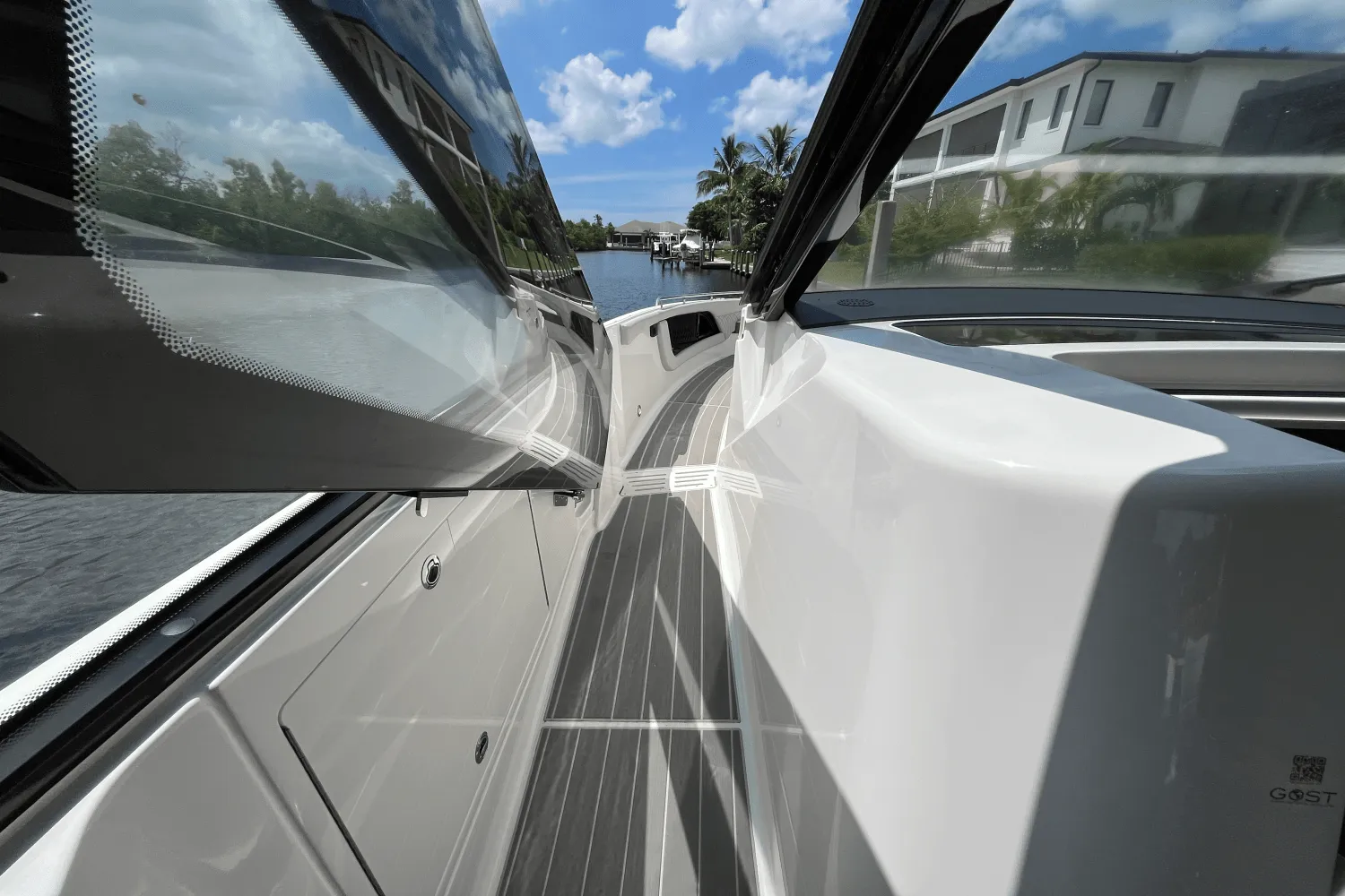2024 Sea Ray 370 SUNDANCER OUTBOARD Image Thumbnail #25