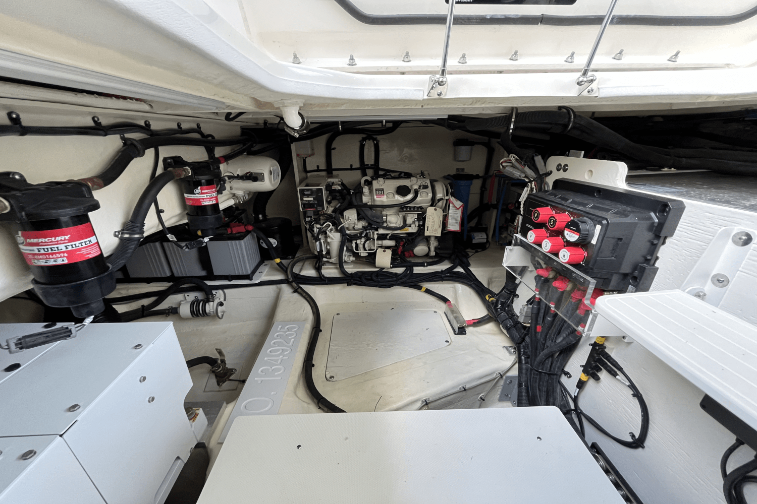 2024 Sea Ray 370 SUNDANCER OUTBOARD Image Thumbnail #50