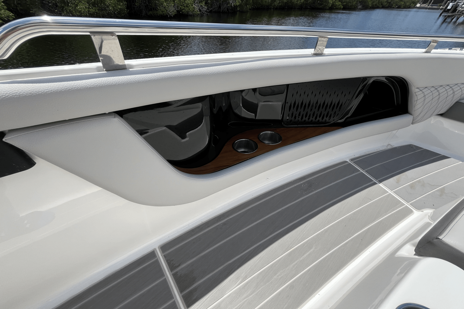 2024 Sea Ray 370 SUNDANCER OUTBOARD Image Thumbnail #29