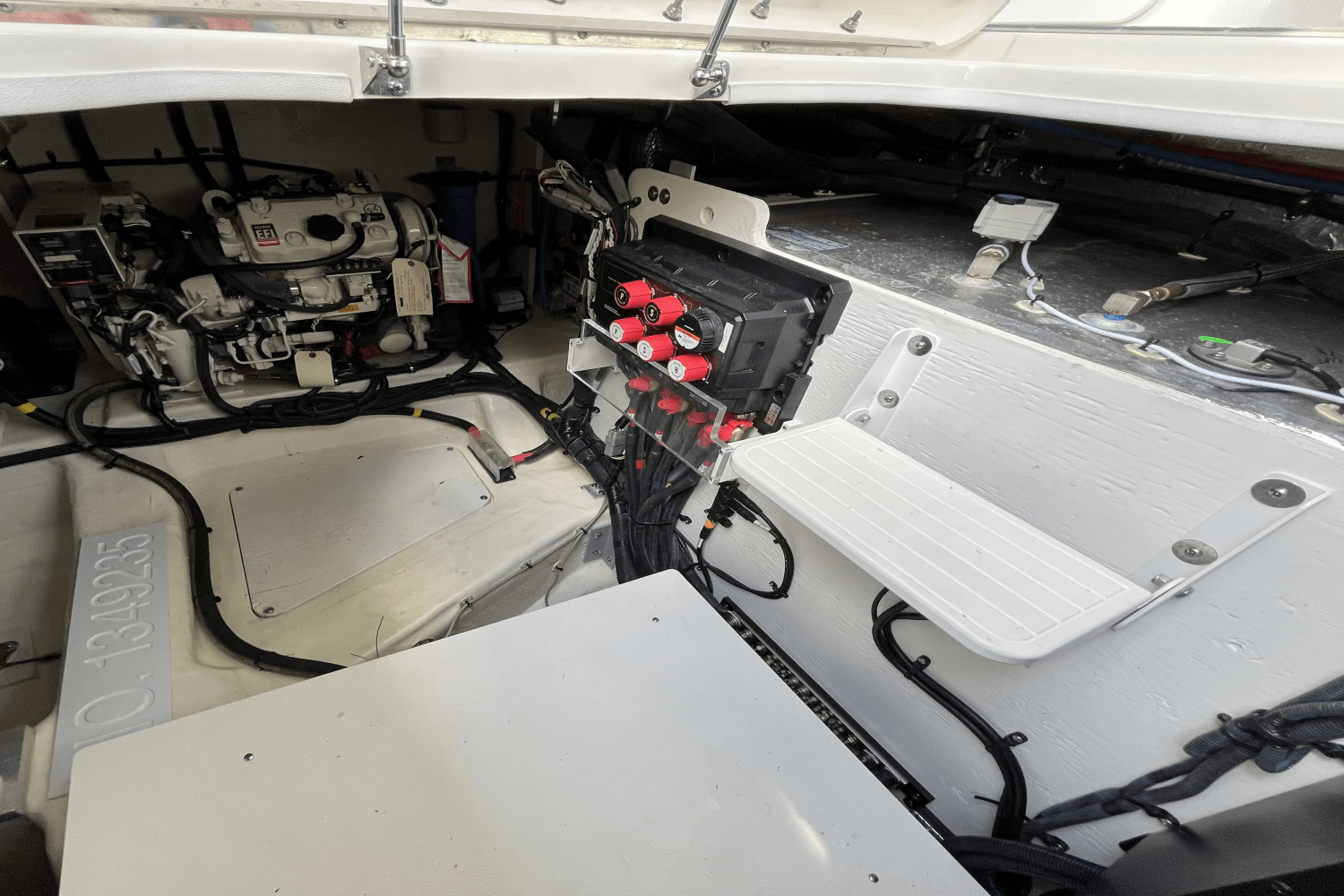 2024 Sea Ray 370 SUNDANCER OUTBOARD Image Thumbnail #48