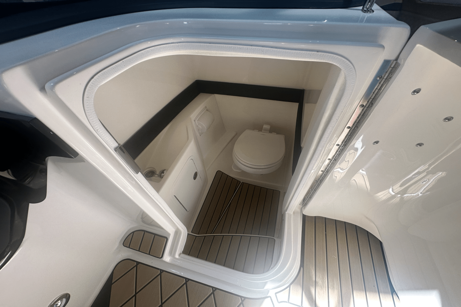 2023 Sea Ray 260 SLX OUTBOARD Image Thumbnail #25