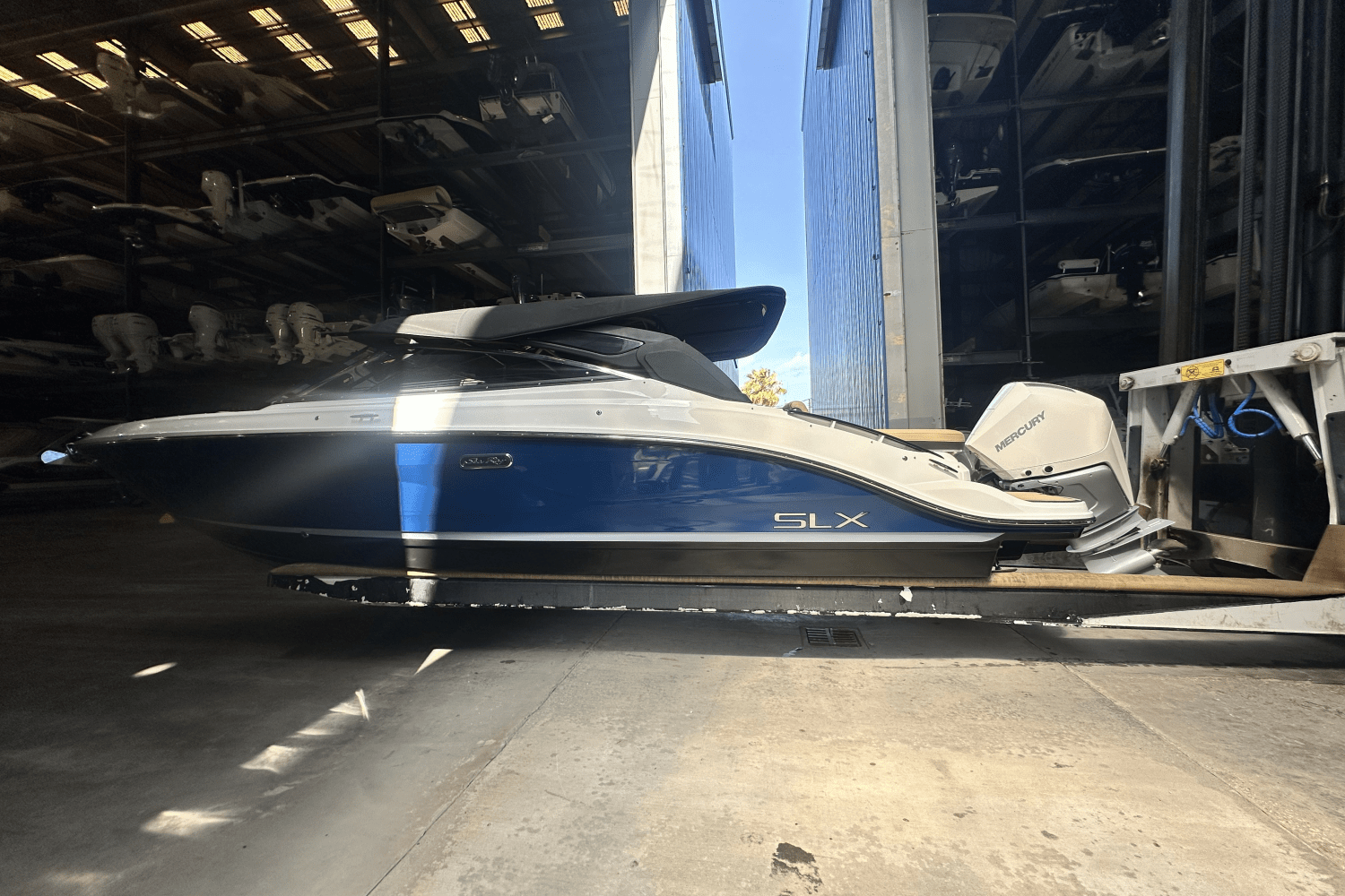 2023 Sea Ray 260 SLX OUTBOARD Image Thumbnail #2