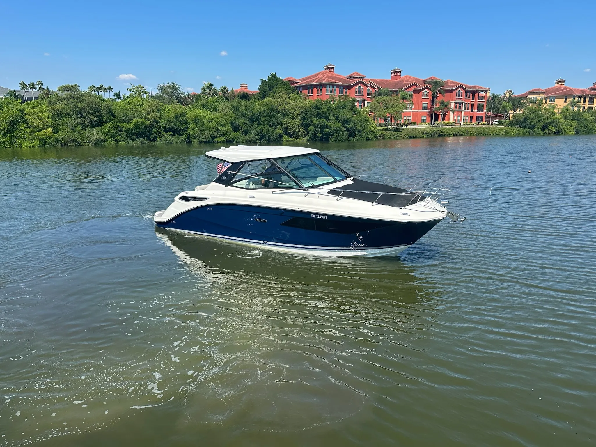 2024 Sea Ray 320 SUNDANCER Image Thumbnail #0