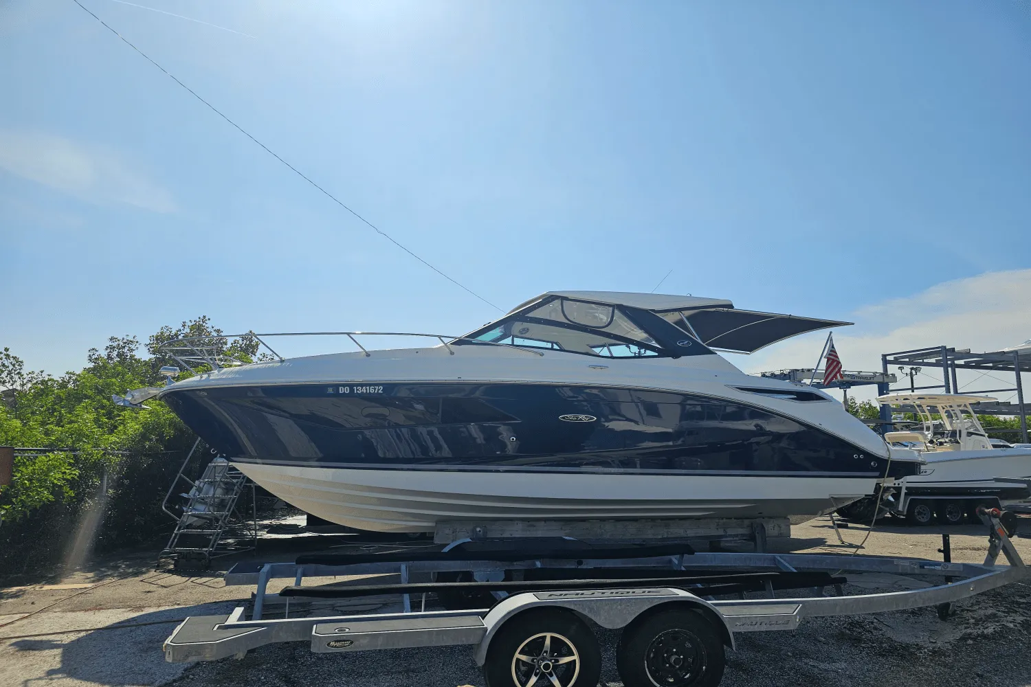 2024 Sea Ray 320 SUNDANCER Image Thumbnail #2