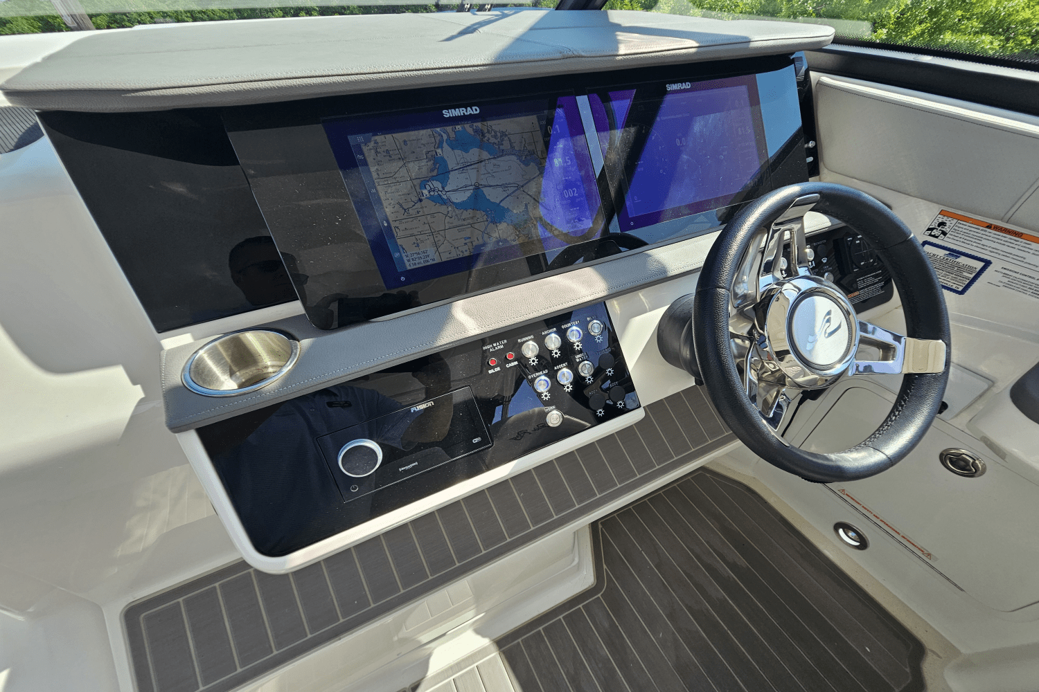 2024 Sea Ray 320 SUNDANCER Image Thumbnail #16