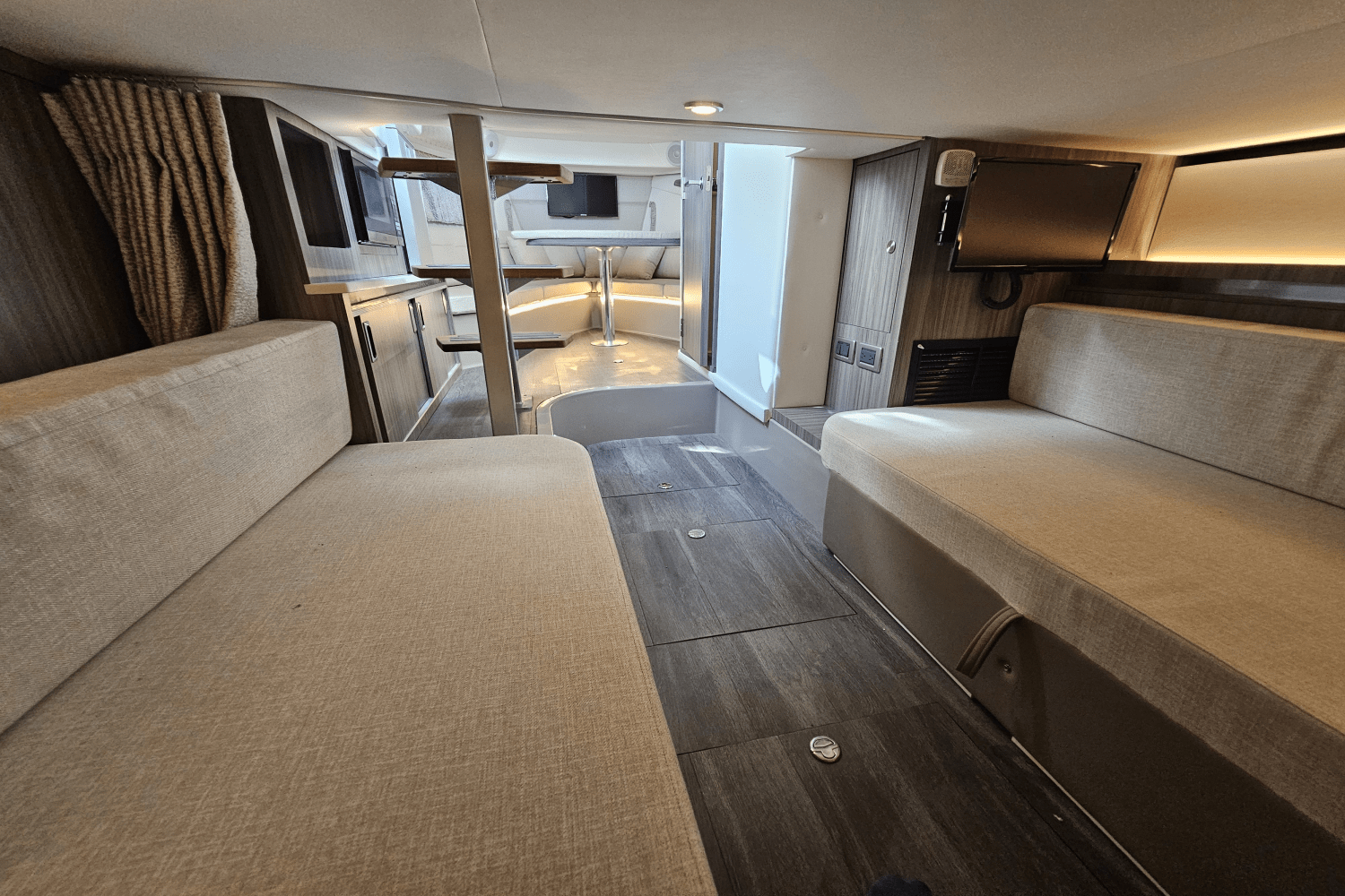 2024 Sea Ray 320 SUNDANCER Image Thumbnail #28